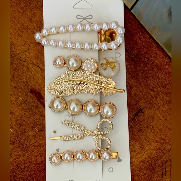 Accessories - “Pearly girl “ Hair pins. (6 pack )